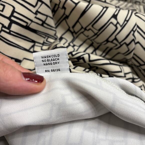 Bryn Walker Size M Top Keeley Cream and Black Geometric Print Tunic Lagenlook - Picture 8 of 13